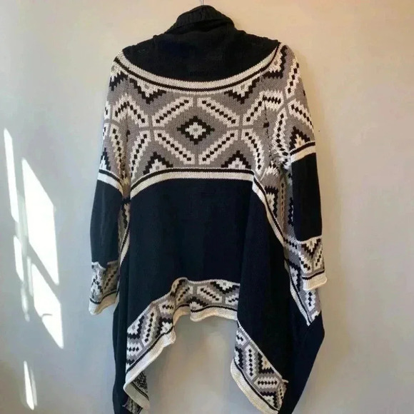 Twelfth Street by Cynthia Vincent Sweater - Picture 8 of 11